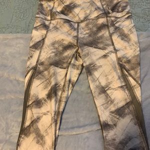 Marble Mesh Leggings with Pockets Size M
